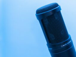 Talking to the Future How Voice Search Is Reshaping Digital Marketing